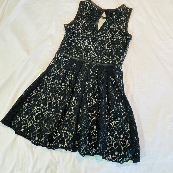 Black Lace Size 7 Sleeveless Dress Fit Flare Back Keyhole Green Speechless - Picture 6 of 14